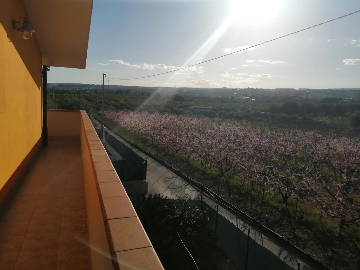Villa Caterina Solarino Eksteriør billede